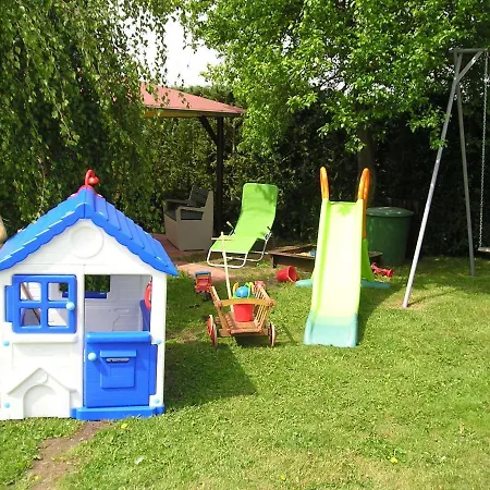 Mit Terrasse In Kropelin *