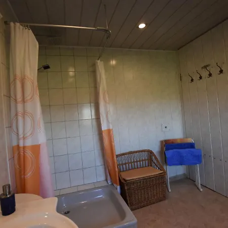 Mit Terrasse In Kropelin Lägenhet