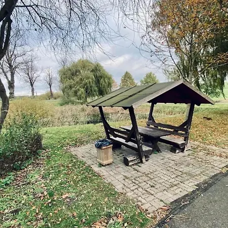 Mit Terrasse In Kropelin Lägenhet