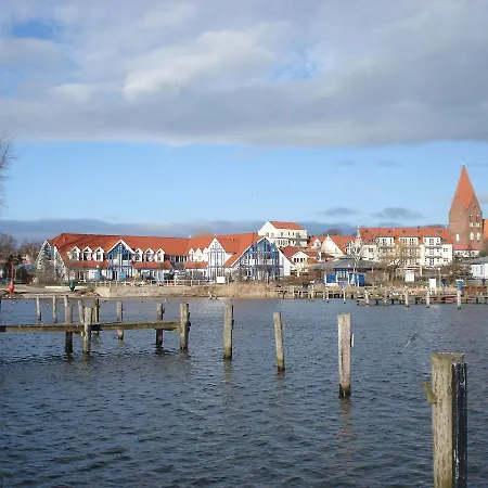 Mit Terrasse In Kropelin Lägenhet